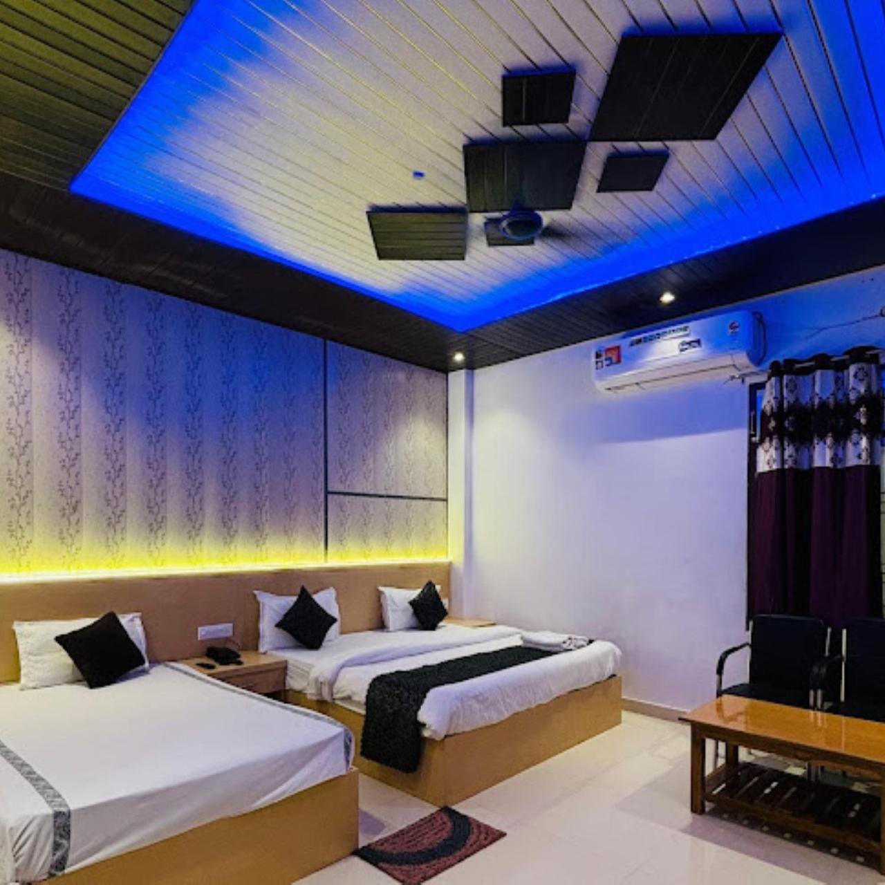 Hotel The Ramay Palace Ayodhya エクステリア 写真