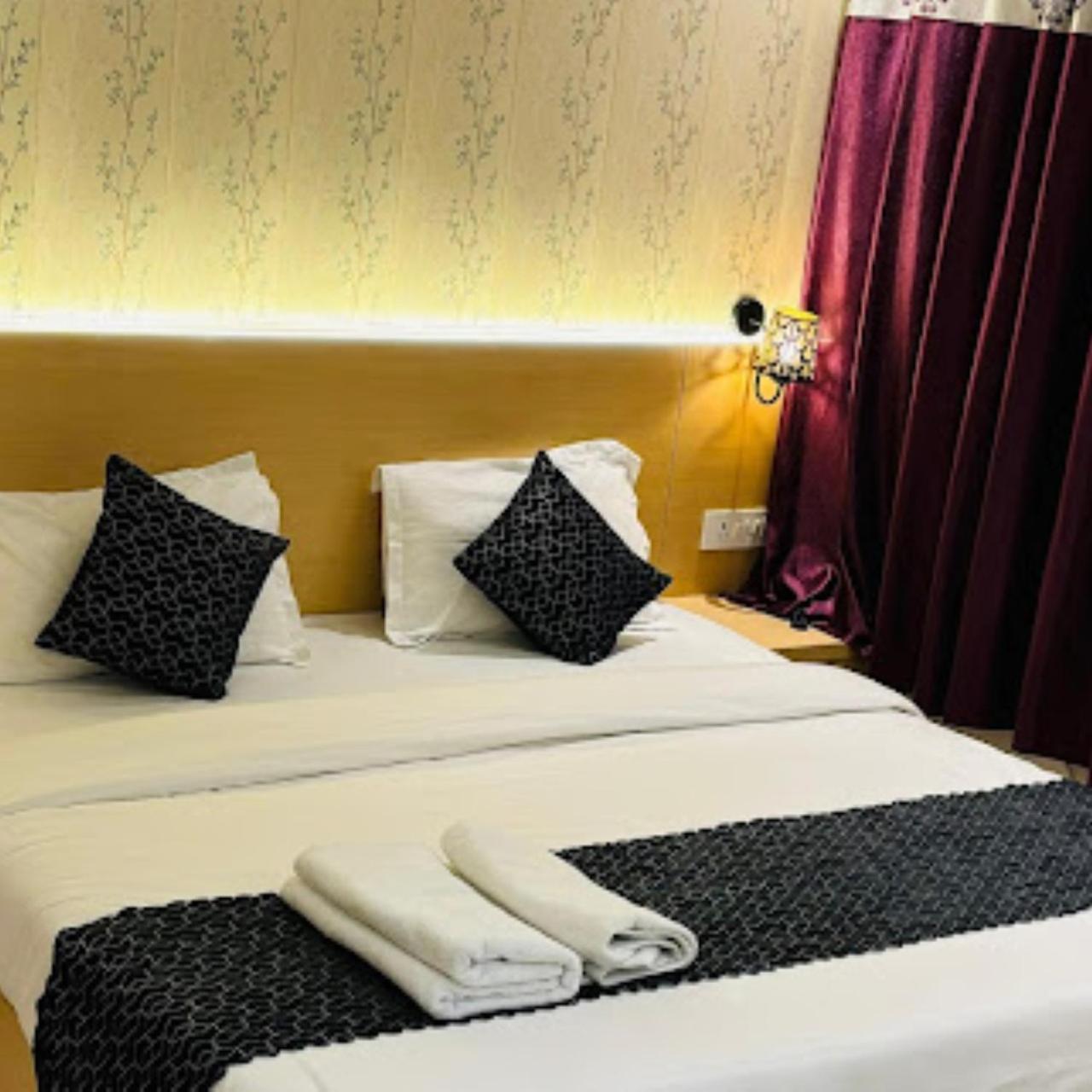 Hotel The Ramay Palace Ayodhya エクステリア 写真